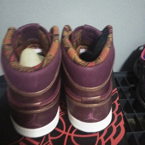 Authentic Air Jordan 1. - Picture 7 of 7